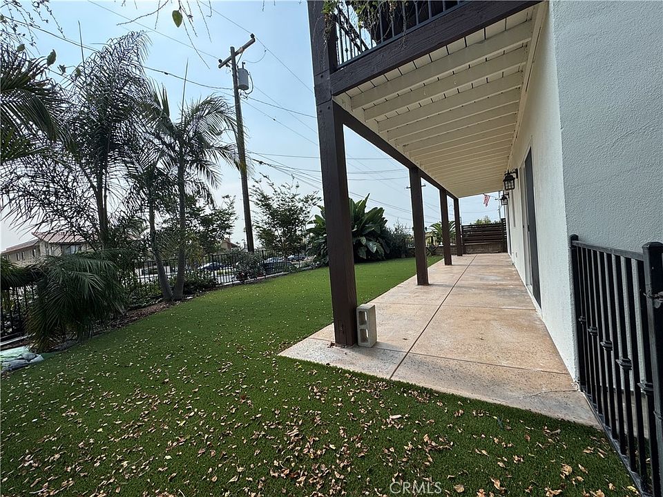 Building Photo 3