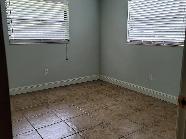 801 E 15th Ave — Photo 13