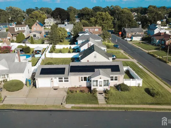 2 Hilltop Ave, South Amboy, NJ 08879