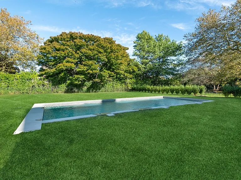 10 Post Ln — Photo 28