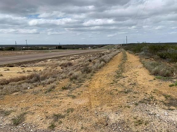 3rd image of 3098 N Us Highway 83
