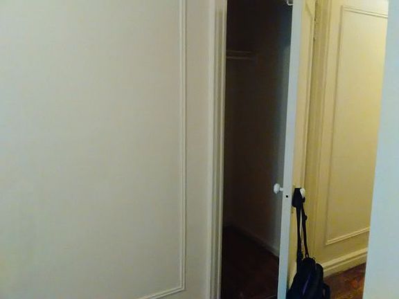 5th image of 655 E 233rd St APT D11