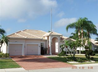 2216 Platinum Dr, Sun City Center, FL 33573