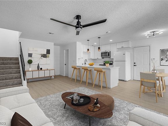 2nd image of 1021 Willow Tree Dr Unit C