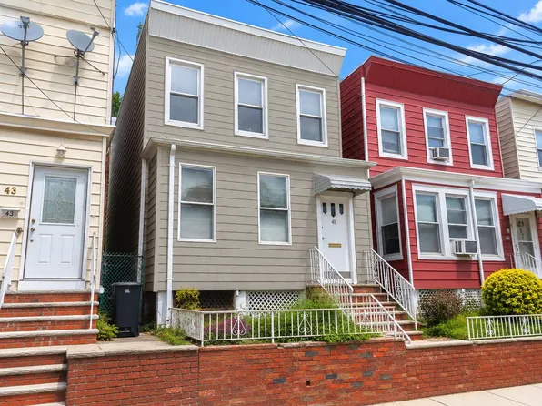 41 West 11th Street image 1 of 4