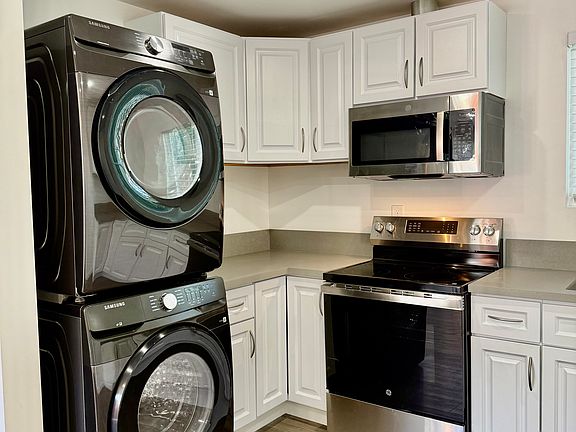5th image of 13811 1/2 Hanwell Ave #1/2