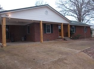 2861 Carrollton Rd, Grenada, MS 38901