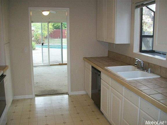5th image of 2296 Marconi Ave