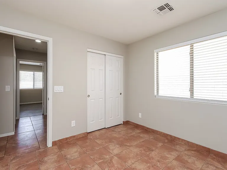 1604 S 80th Ln — Photo 13