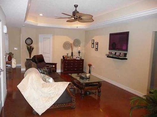 2nd image of 5132 Lake Dr