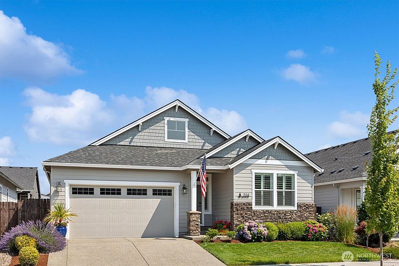 2nd image of 724 SE 36th Street