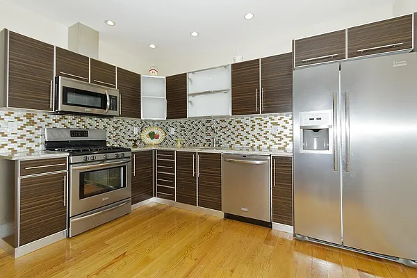 Sold by Fillmore | media 3