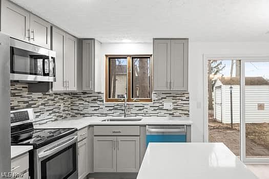 4th image of 6006 Rosebelle Ave