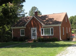 406 S Carter St, La Crosse, VA 23950