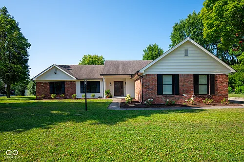 910 Williamsburg Ln Photo 1