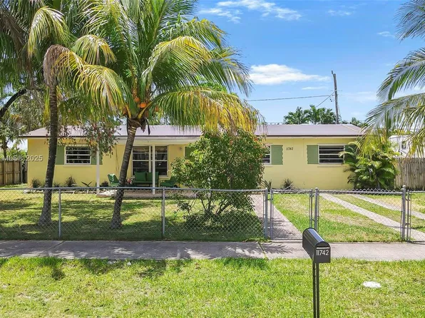 11742 SW 187th Ter, Miami, FL 33177