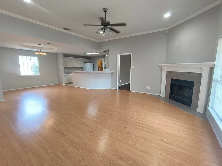 4302 Pinon Ridge Dr — Photo 2