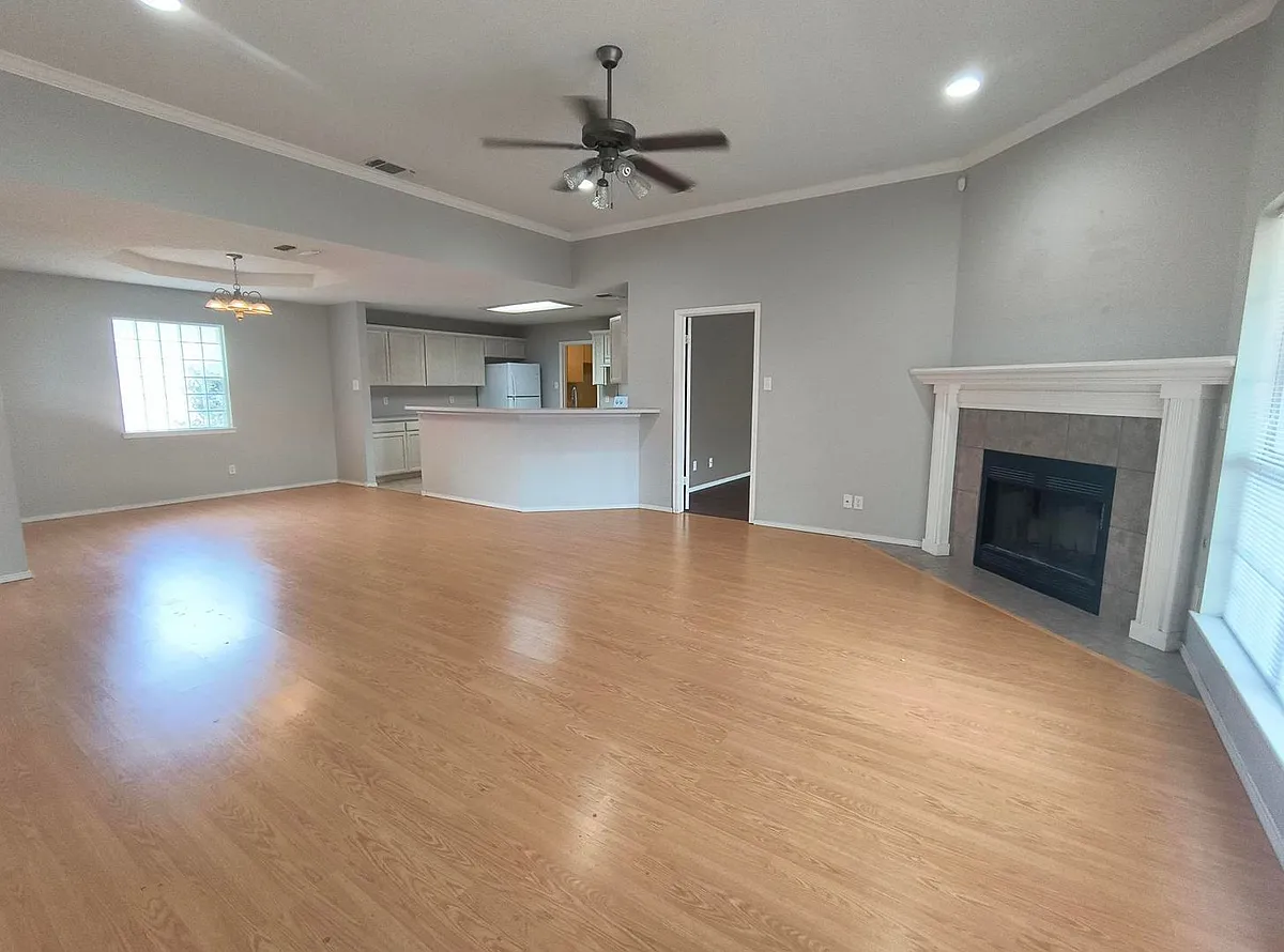 Building Photo - 4302 Pinon Ridge Dr