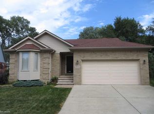 43184 Tall Pines Ct, Sterling Heights, MI 48314