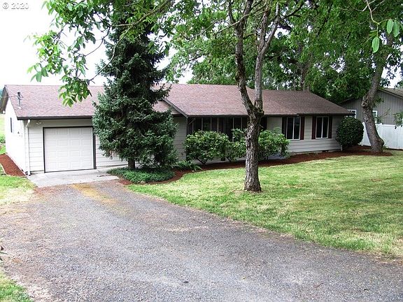 2nd image of 4215 NE 38th St