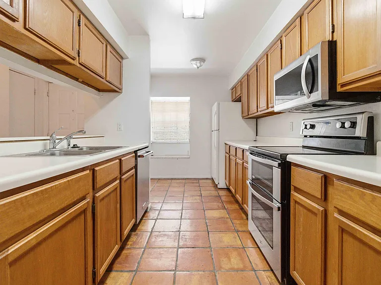 2107 Hidden Grove Ln #34A — Photo 8