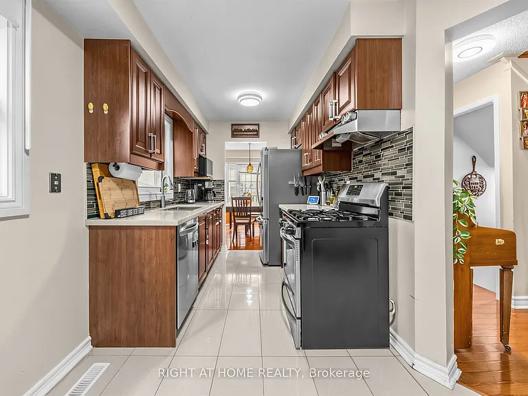 1663 Tawnberry St — Photo 10