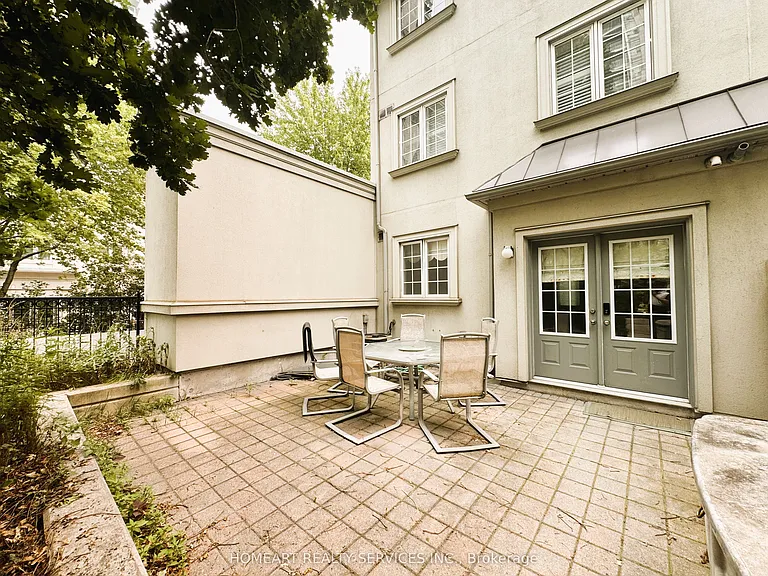 32 Glendora Ave — Photo 40