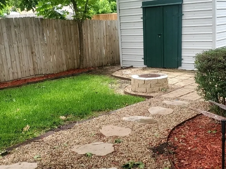 1022 Melissa Ln — Photo 4