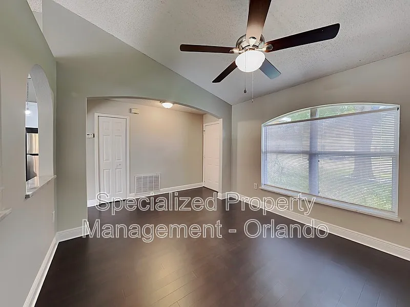 3 bed, 2.0 bath, 1440 sqft, $1,720 — Photo 3