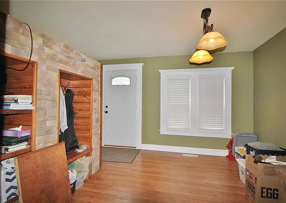 2 bed, $1,200 — Photo 3