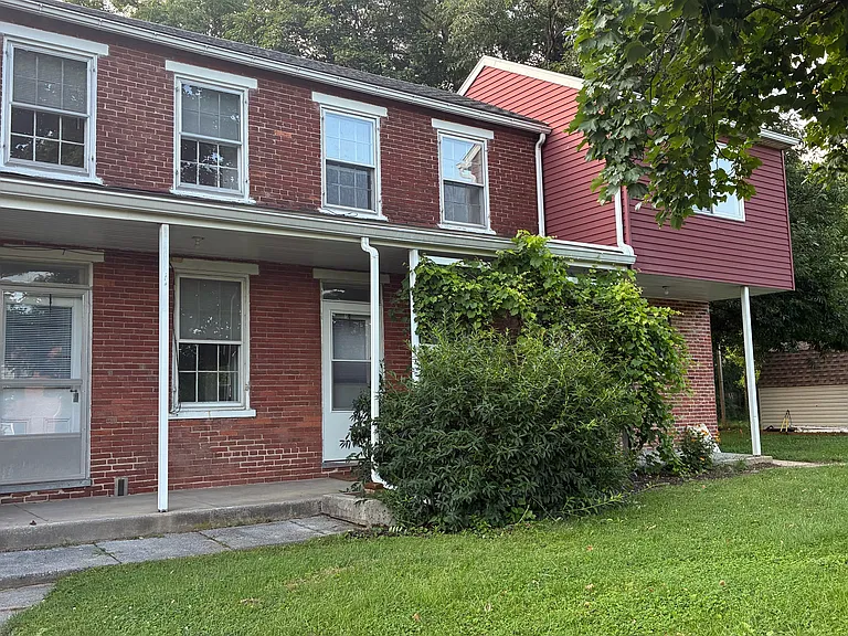 164 S River St #B — Photo 20