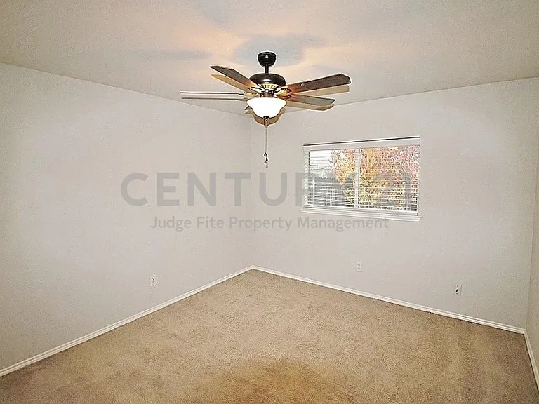217 Silver Spur Dr — Photo 16