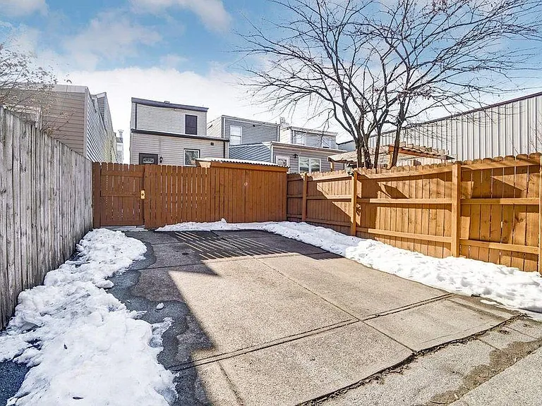 513 Thornton St — Photo 15