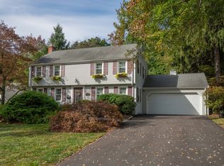 51 Walton Dr, West Hartford, CT 06107