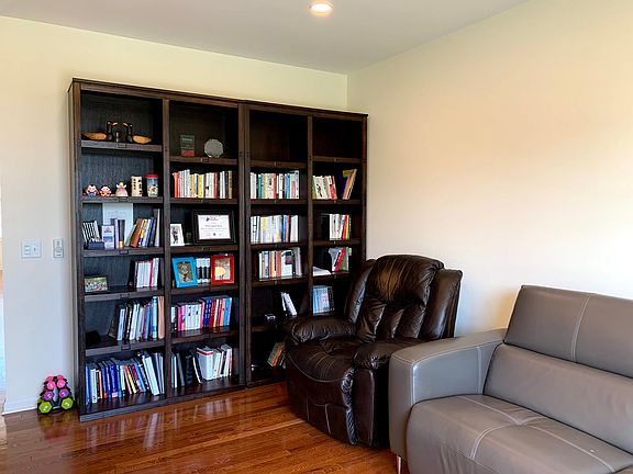 5th image of 2176 Coral Ln #311-055