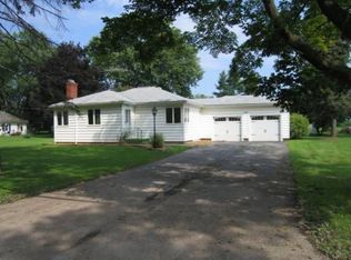 11513 Platten Rd, Lyndonville, NY 14098