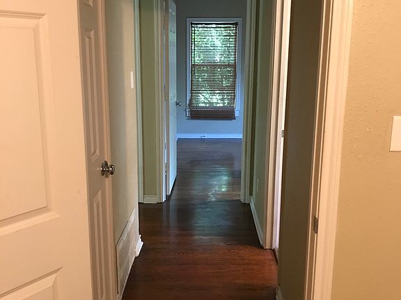 3rd image of 3901 W Spurgeon St