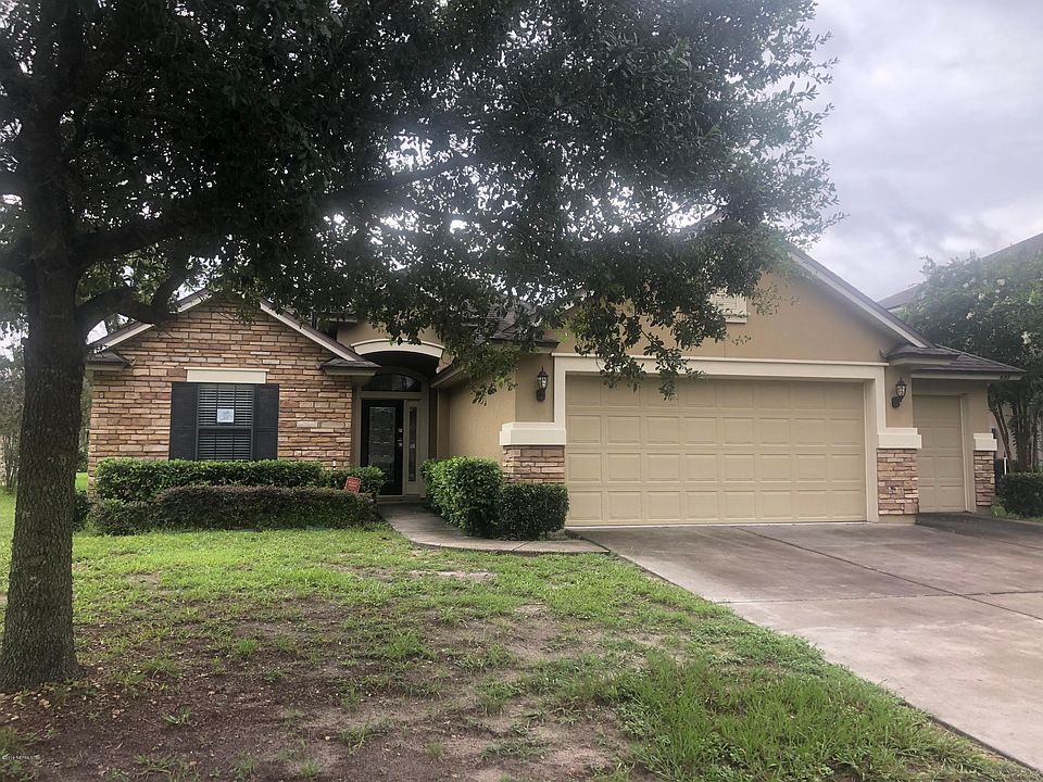 1st image of 695 Chestwood Chase Dr