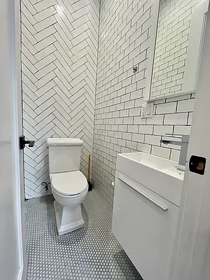 Rented by Hagstrom Management Inc | media 23