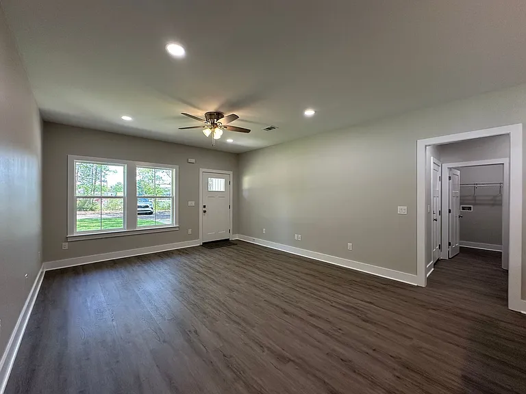 1332 Jackson St — Photo 3