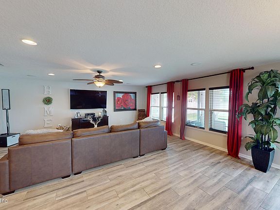 3rd image of 7557 GROSSMAN Court