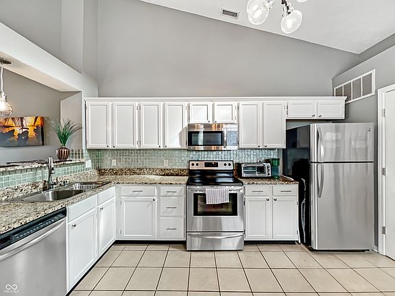 3rd image of 3708 Magenta Ln #3