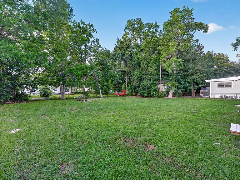 502 Azalea Dr — Photo 26