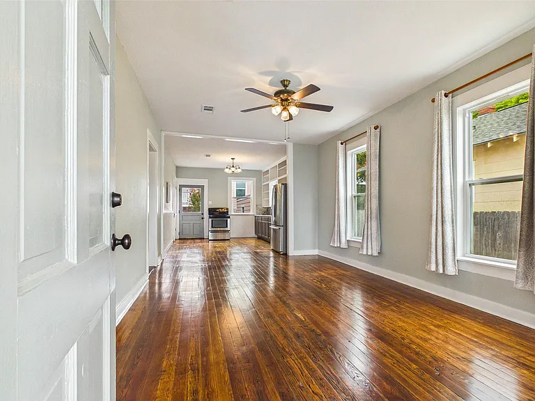 3602 Avenue S 1/2 — Photo 6