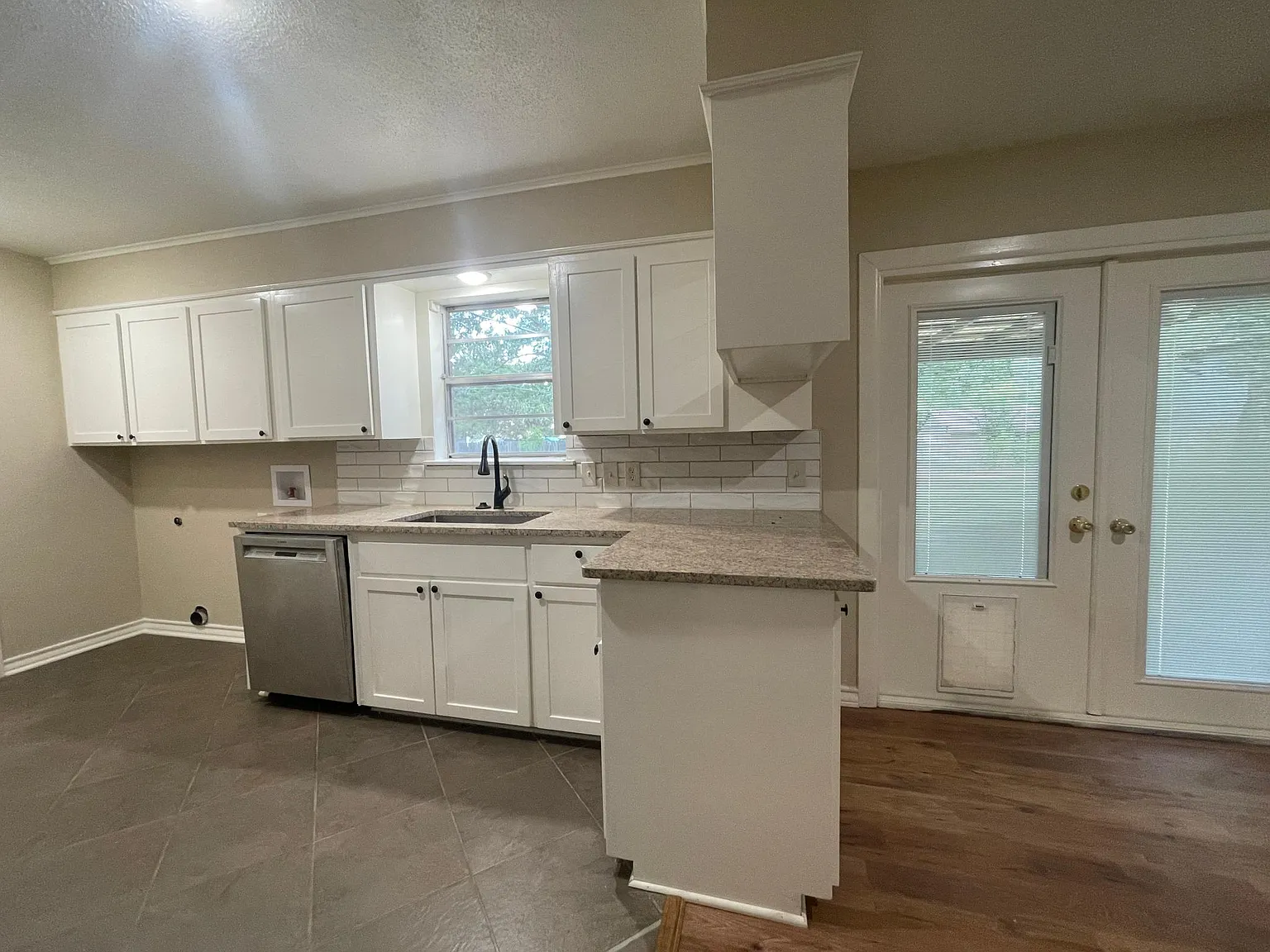 Ridgeway Dr, Texarkana — Photo 2