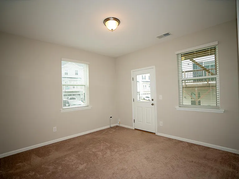 1035 Diamond Dove Ln — Photo 7
