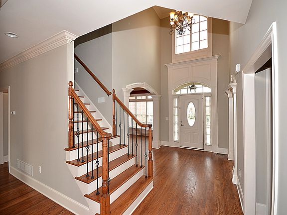 Two Storied Entrance Foyer
