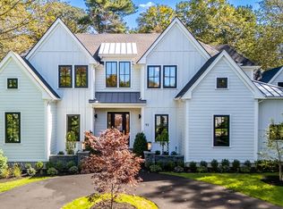 92 Hill St, Lexington, MA 02421