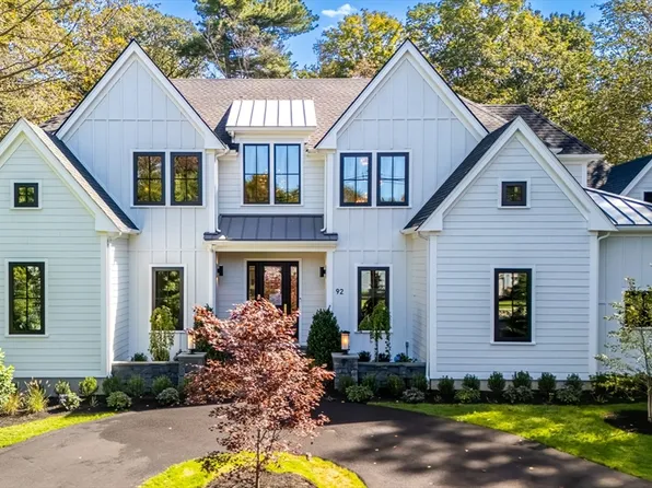 92 Hill St, Lexington, MA 02421