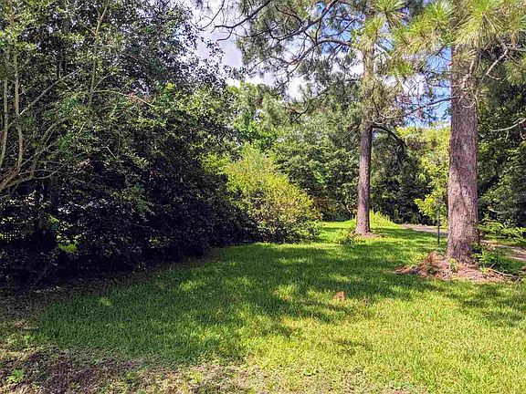 2nd image of 1913 Neches Ave